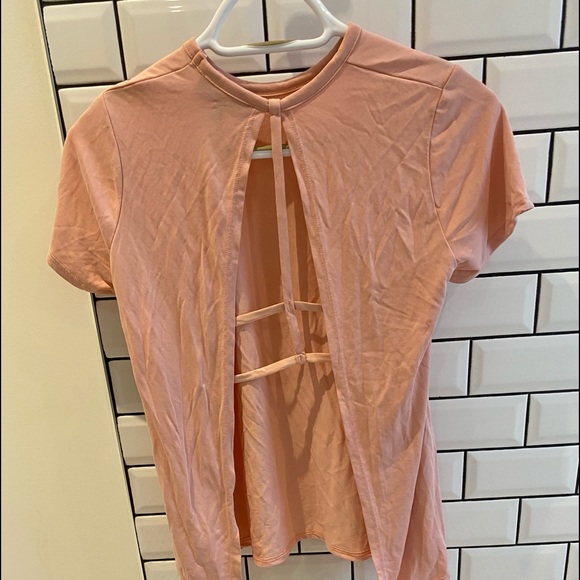 Lulas Pink Backless Tee  never worn - Picture 5 of 6